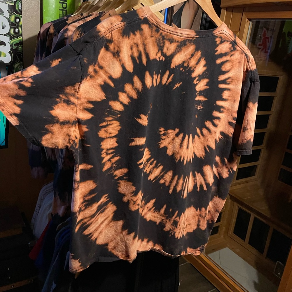 Stranger Things Custom Reverse Dye Spiral Mens Si… - image 5